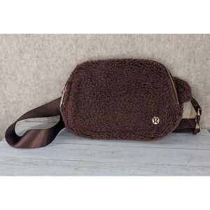 Lululemon Everywhere Belt Bag 1L Java Brown Sherpa Fleece Gold Hardware Fleece